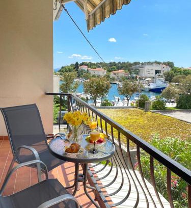 Krk Apartamento | Apartament Krk Near The Sea With Garage