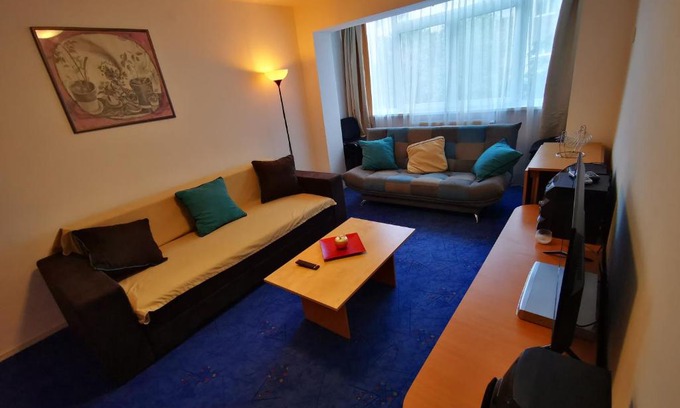 Azuga Apartamento | Apartament langa castan