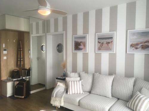 Elblag Apartamento | Apartament Marine Holiday Elbląg - winda -Parking w HALI GARAŻOWEJ -GRATIS -Business stays