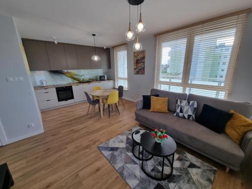 Elblag Apartamento | Apartament TOPOLOWA - Winda -Parking w HALI GARAŻOWEJ
