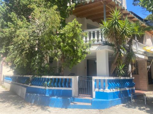 Rade Apartamento | Apartament with Front Porch