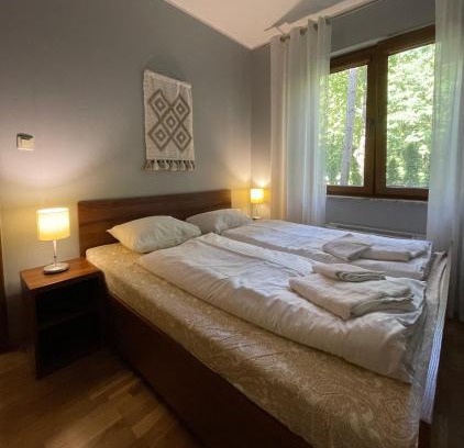 Jastrzebia Gora Apartamento | Apartament z ogródkiem, basen, garaż, Villa 4 Pory Roku