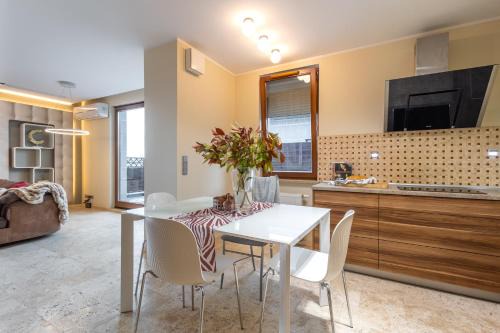 Krzyki Apartamento | Apartament z tarasem 120m2, klimatyzacja, parking w garażu