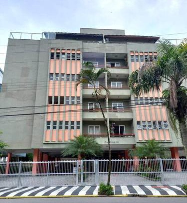 Vila Julia Apartamento | Apartamento 500M da Praia Enseada, Guarujá