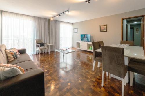 Maringa Apartamento | Apartamento Central Aconchegante e Espaçoso SQ53