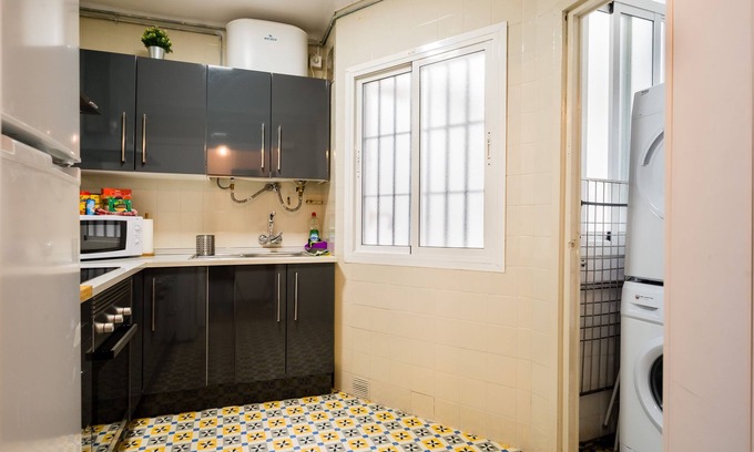 San Roque Apartamento | Apartamento Cerca del Centro y de la Estación de Santa Justa a pie y Parking