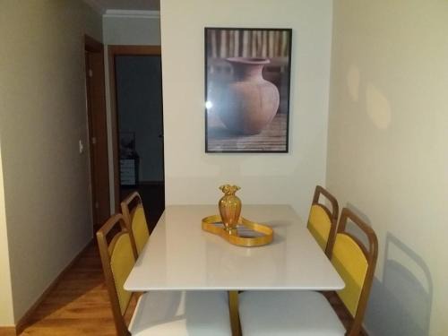 Fabrica Casa | Apartamento compartilhado quarto com suite