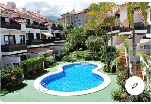 Puerto de la Cruz Apartamento | Apartamento con jardín y piscina B