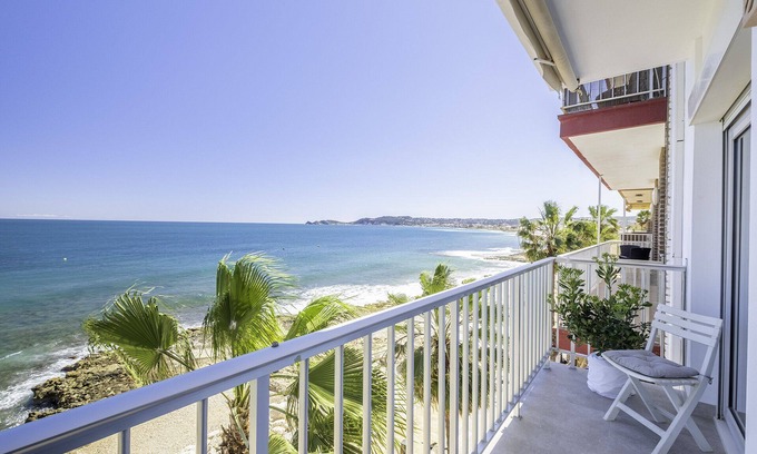 Aduanas Apartamento | Apartamento con espectaculares vistas, en primera linea del puerto en Jávea.
