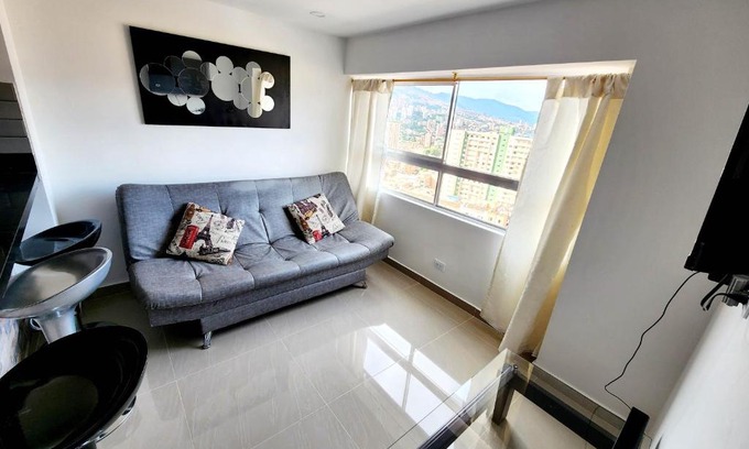 La America Apartamento | Apartamento con Parqueadero y Vista a la Ciudad