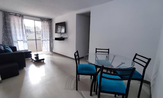 Sabaneta Apartamento | Apartamento con piscina, frente a CC Mayorca