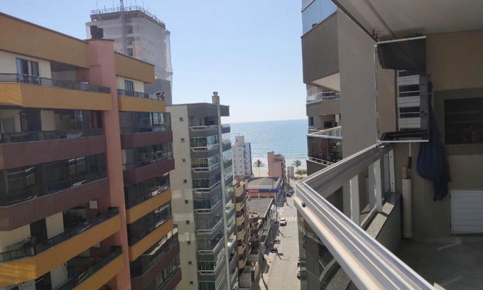 Andorinha Apartamento | Apartamento confortável em Meia Praia - 200 metros da praia