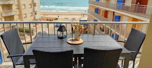 Plaza De La Costera Apartamento | Apartamento de Toni Playa Bellresguard