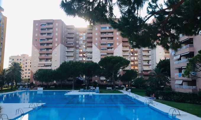 Almarda Apartamento | Apartamento en la playa, amplio con piscina olímpica, cerca de Valencia