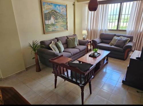 Lecherías Apartamento | Apartamento en Lecheria, Venecia