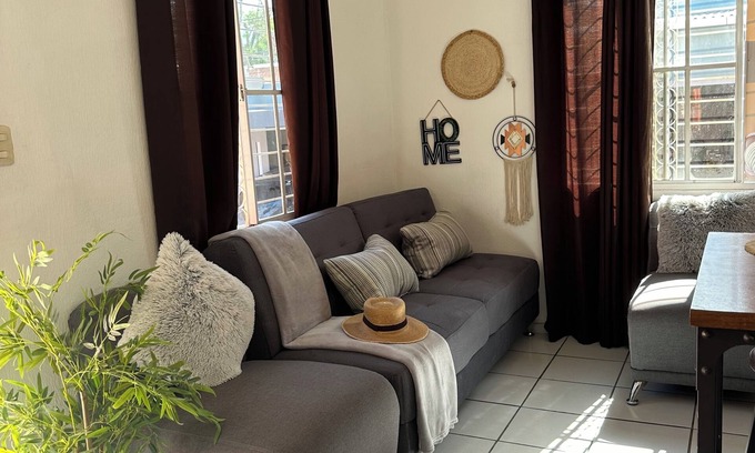 Santa Ana Casa | Apartamento entero cómodo y acogedor con A/C en Santa Ana El Salvador