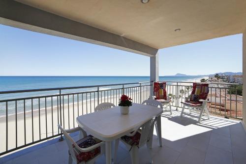 Plaza De La Costera Apartamento | Apartamento Frente al Mar
