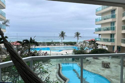 Recreio dos Bandeirantes Apartamento | Apartamento frente mar e piscina