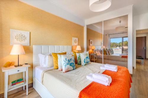 Alporchinhos Apartamento | Apartamento Gomes -Free Airco, wiffi & Swimming Pool- by bedzy