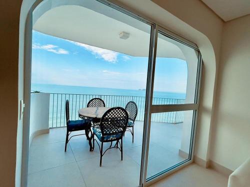 Morro do Maluf Apartamento | Apartamento Guarujá morro do Maluf de frente ao mar!