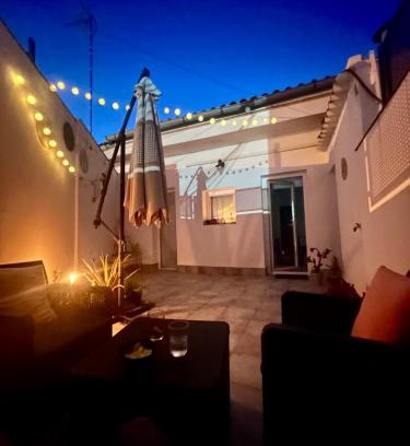 Centro histórico de Mérida Apartamento | Apartamento independiente con parking privado gratuito y terraza de ensueño junto al Teatro Romano