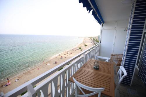 Villajoyosa Apartamento | Apartamento L´espigo de Saoret primera linea playa Centro soleado y recien renovado