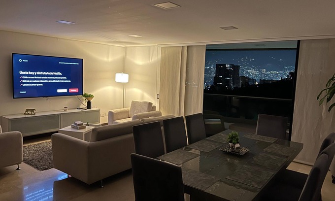 El Castillo Apartamento | Apartamento moderno con piscina y espectacular vista en todo el barrio poblado