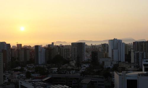 Country Club Apartamento | Apartamento moderno con vistas, WiFi gratis y cocina equipada