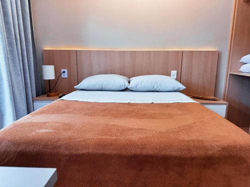 Pituba Apartamento | Apartamento novinho em ótima localização, bem próximo à praia e a diversos serviços.