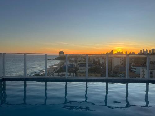Amaralina Apartamento | Apartamento Novo com Vista para o Mar - 50 Metros da Praia