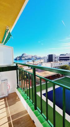 Peñíscola Apartamento | APARTAMENTO NUEVO CÉNTRICO en PRIMERA Línea de playa con vistas al Mar, Piscina, aire acondicionado y wifi