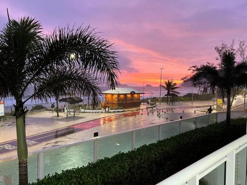 Recreio dos Bandeirantes Apartamento | Apartamento Pé na areia na praia, Rio de Janeiro