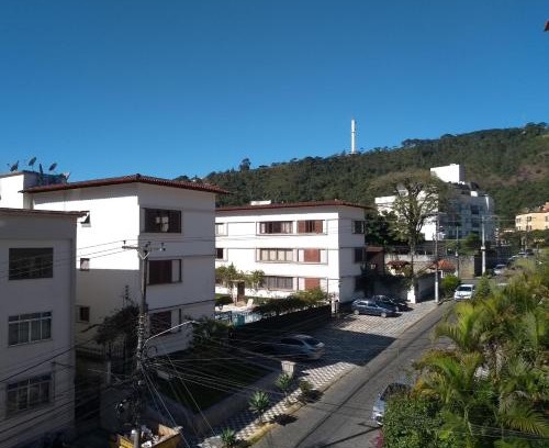 Teresopolis Apartamento | Apartamento para suas férias próximo a avenida, localizado no 3 pavimento em prédio sem elevador