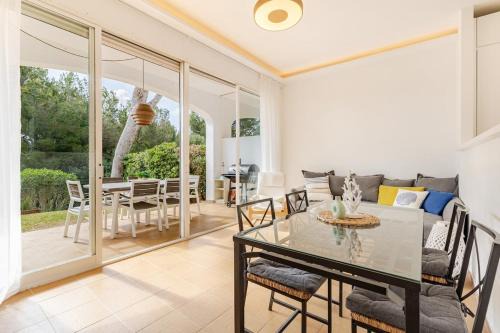Coves Noves Apartamento | Apartamento Recién reformado con jardín en Arenal de Castell