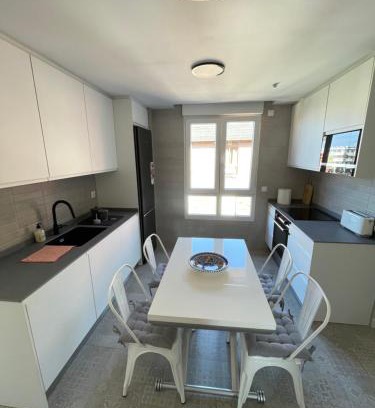 Somo Apartamento | Apartamento Recién Reformado en Somo junto iglesia