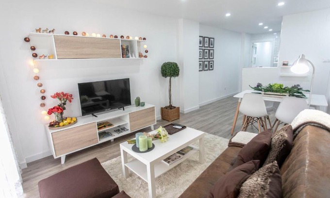 Camino de Ronda Apartamento | Apartamento renovado y confortable en el centro de Granada
