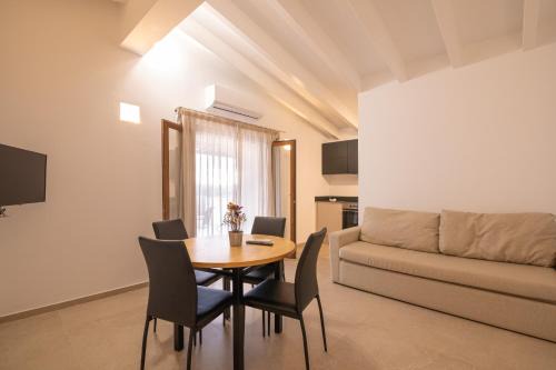 Petra Apartamento | Apartamento Son Calo F by Rentallorca