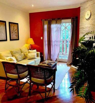 Vila Inglesa Apartamento | Apartamento Tranquilo com Linda Vista Para Jardim!