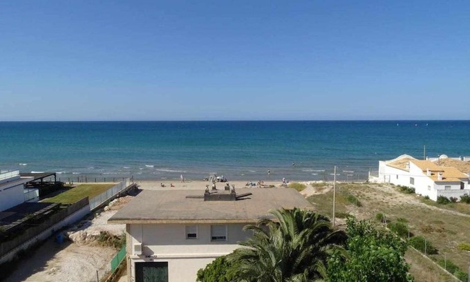 Les Deveses Apartamento | APARTAMENTOS EL SOL a 20 metros del mar