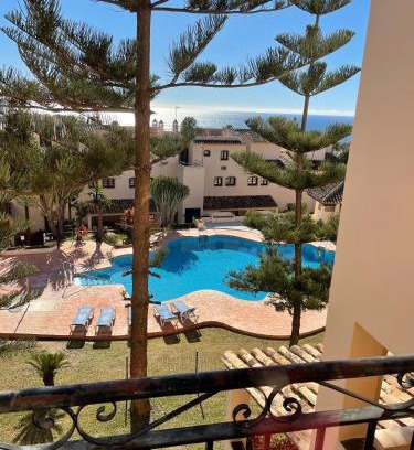 Urbanización Pinos Verdes Apartamento | Apartamentos El Toro