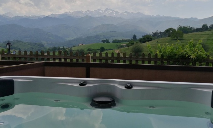 Tarano Cabaña | Casa rural con jardín y jacuzzi exterior privado Peña Santa