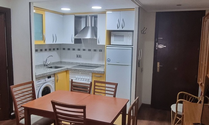 San Bernardo Apartamento | APARTAMENTOS SALAMANCA PUERTA ZAMORA. 2 Dormitorios, Centro, wifi, Parking.