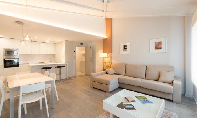 Tudela Apartamento | APARTAMENTOS TURISTICOS - PAPEL ARMADO - Calle Caldereros 33
