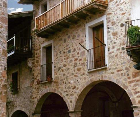 Santa Pau Apartamento | Apartaments Plaça Major