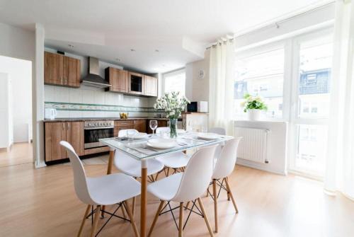 Ustka Apartamento | Apartamenty Bałtyckie - Na Wydmie - winda, bezpłatny parking, 100m od port
