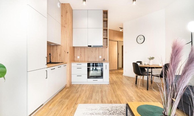 Radom Apartamento | ApartamentySnu, Struga Tower Deep Purple