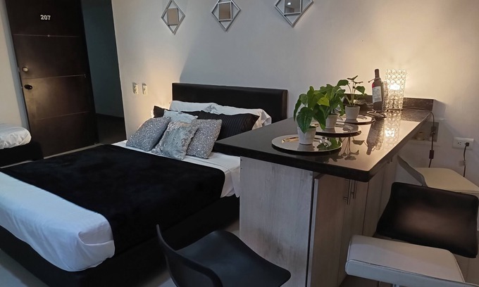 Patio Bonito Apartamento | ApartaSuite Medellin Poblado 1 hasta 6 personas