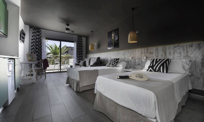 Sant Josep de sa Talaia Apartamento | Aparthotel Vibra Mogambo - Adults Only