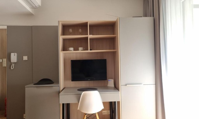 Wola Apartamento | Aparthotel in Warsaw very close to the city center, free underground parking, WiFi, air conditioning, balcony