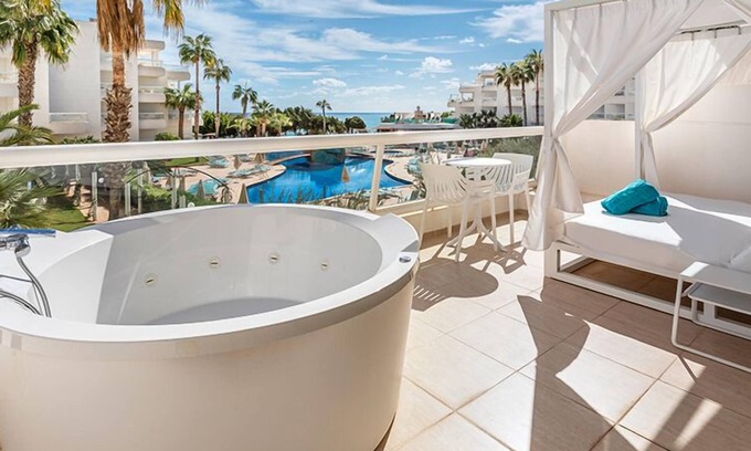 Santa Eulalia del Río Hotel | Aparthotel Tropic Garden